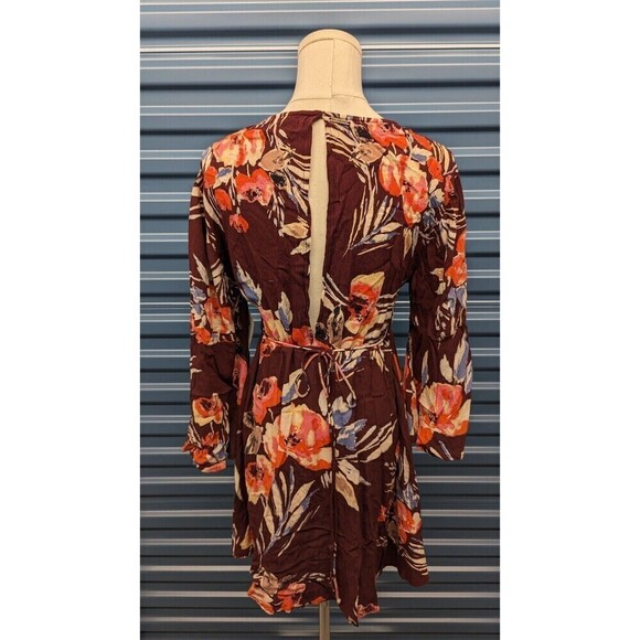 NWT BILLABONG Medium Dress Floral Faux Wrap Crinkled Flare‎ Sleeve Cutout Back - Picture 6 of 14